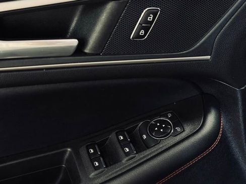 Used 2022 Ford Edge ST-Line w/ Class II Trailer Tow Package image 16