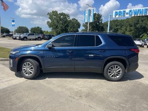 Used 2023 Chevrolet Traverse LT FWD image 3