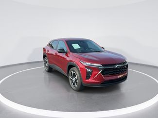 Used 2024 Chevrolet Trax RS w/ Driver Confidence Package FWD video 2