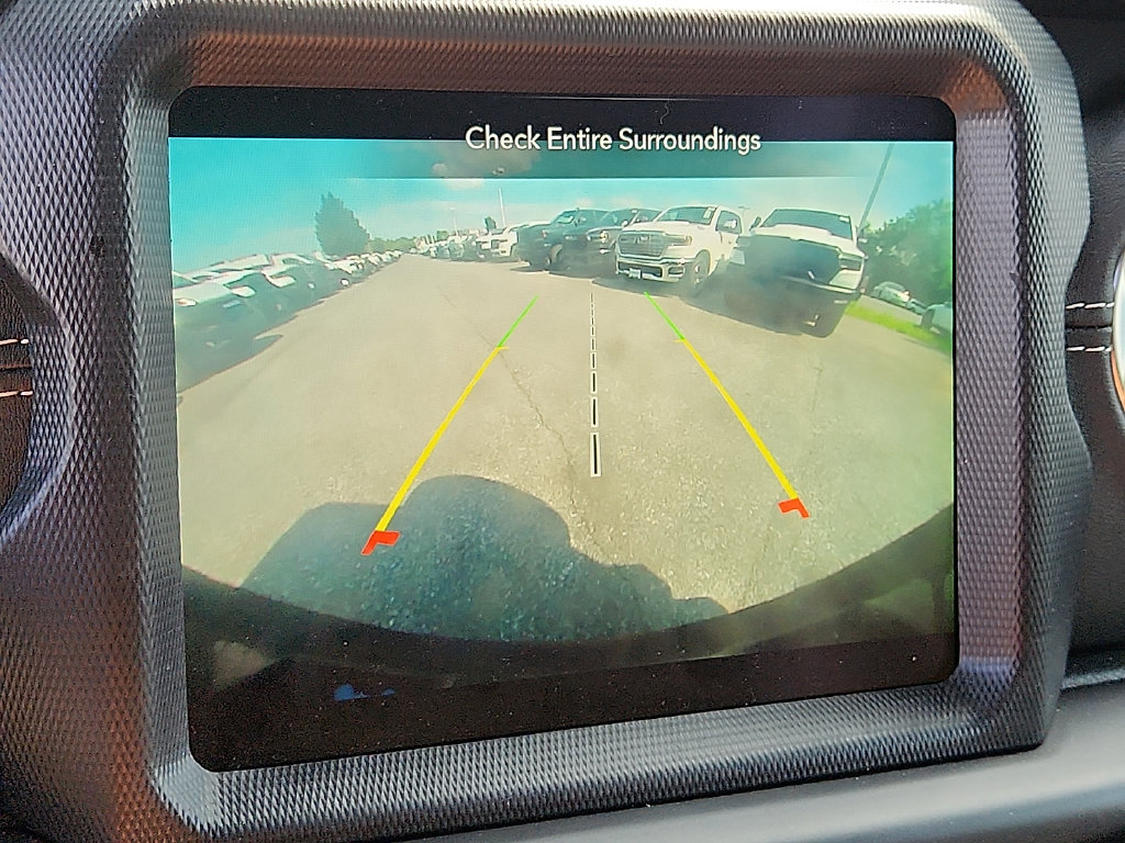 Used 2022 Jeep Wrangler Unlimited Sahara w/ Safety Group AWD/4WD image 18