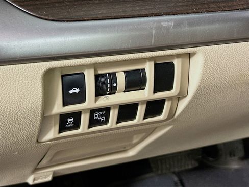 Used 2017 Subaru Legacy 2.5i Limited w/ Popular Package #4 image 11