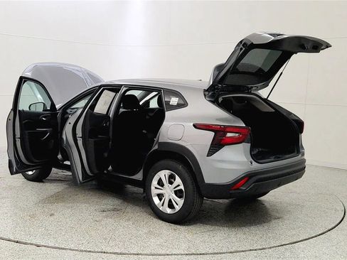 New 2026 Chevrolet Trax LS w/ Driver Confidence Package image 13