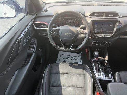 Used 2022 Chevrolet TrailBlazer RS w/ Sun and Liftgate Package FWD image 15