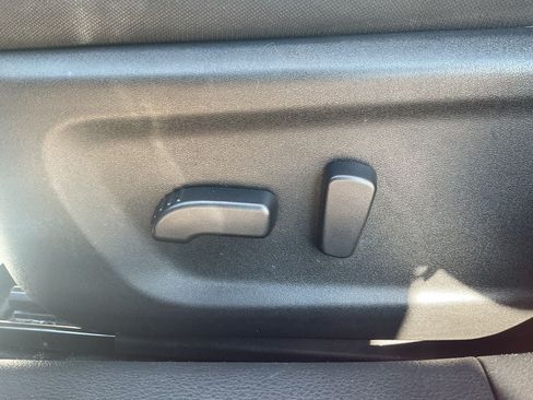 Used 2025 Nissan Altima 2.5 SV FWD image 9