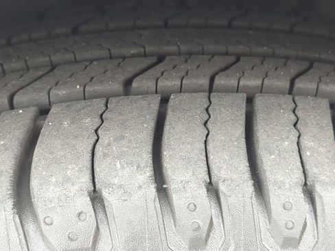 Used 2021 Toyota C-HR LE image 13