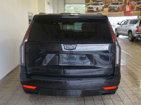 Used 2022 Cadillac Escalade Sport AWD/4WD image 17