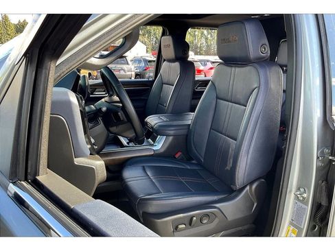 Used 2025 Chevrolet Silverado 3500 High Country w/ Technology Package AWD/4WD image 27