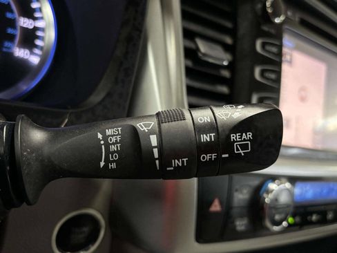 Used 2015 Toyota Highlander XLE AWD/4WD image 32