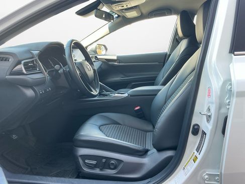 Used 2023 Toyota Camry SE FWD image 11