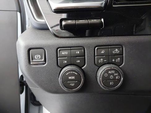 New 2026 Chevrolet Silverado 3500 High Country w/ High Country Premium Package AWD/4WD image 24