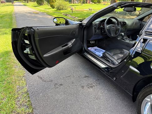 Used 2010 Chevrolet Corvette Grand Sport w/ Roof Package RWD image 40