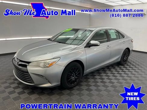 Used 2017 Toyota Camry LE FWD image 1