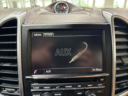 Used 2015 Porsche Cayenne Turbo image 78