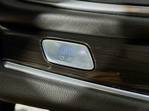 Used 2019 Buick Enclave Essence AWD/4WD image 20