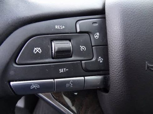 Used 2021 Cadillac XT6 Premium Luxury image 24