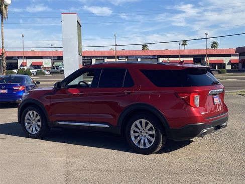 Used 2020 Ford Explorer Limited w/ Class III Trailer Tow Package image 4