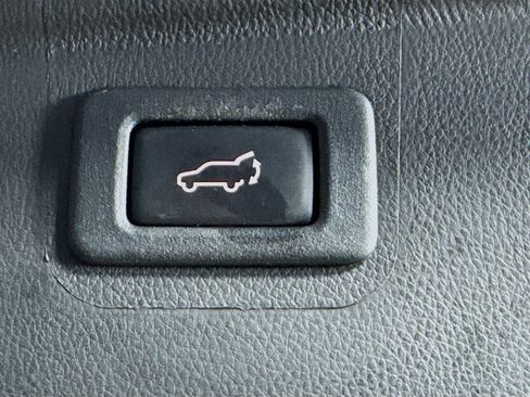 Used 2019 Subaru Outback 2.5i Premium image 32