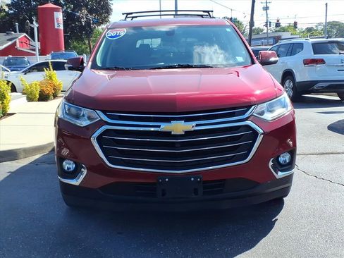 Used 2019 Chevrolet Traverse LT image 2