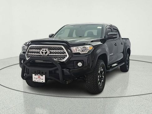 Used 2016 Toyota Tacoma TRD Off-Road AWD/4WD image 9