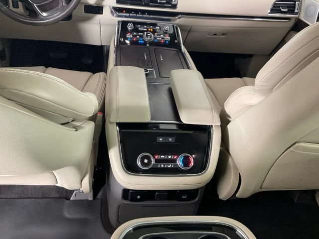 Used 2021 Lincoln Navigator L Reserve w/ Luxury Package AWD/4WD image 18