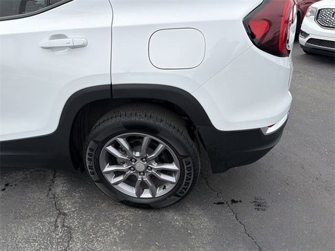 Used 2023 GMC Terrain SLT image 7