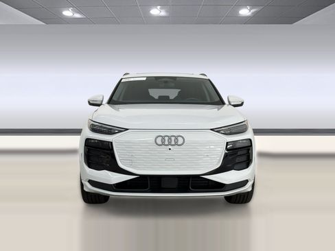 Used 2025 Audi Q6 e-tron Premium Plus w/ Premium Plus AWD/4WD image 6