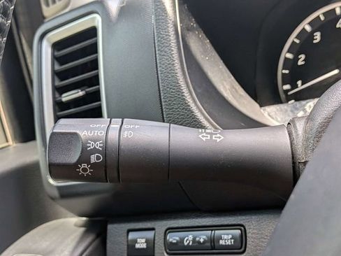 Used 2022 Nissan Frontier SV AWD/4WD image 30