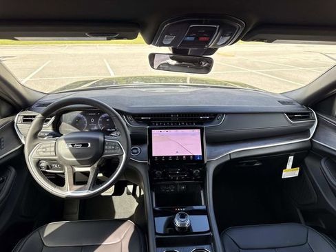 New 2025 Jeep Grand Cherokee Limited w/ Trailer Tow Package image 12