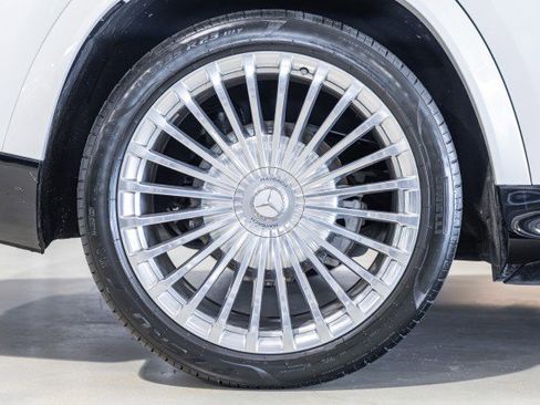 Used 2023 Mercedes-Benz Maybach GLS 600 4MATIC image 21
