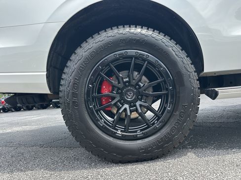 Used 2023 Ford Expedition Platinum AWD/4WD image 18