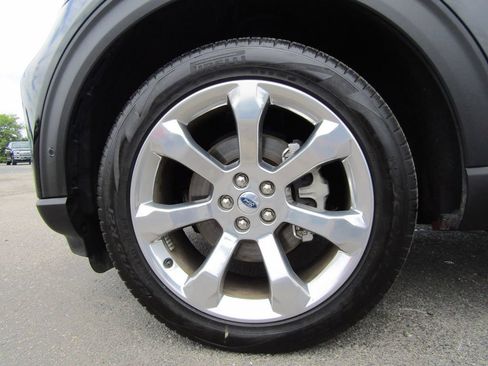 Used 2020 Ford Explorer Platinum w/ Premium Technology Package AWD/4WD image 4