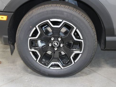 New 2025 Ford Bronco Sport Outer Banks w/ Outer Banks Tech Package+ AWD/4WD image 17