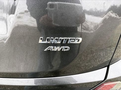 Used 2016 Toyota RAV4 Limited w/ Advanced Technology Package image 8