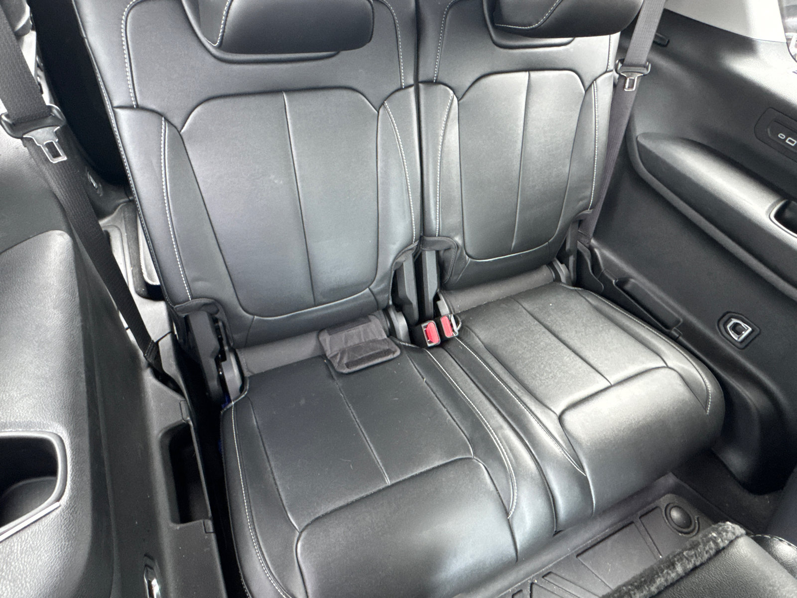 Used 2022 Jeep Grand Cherokee L Limited AWD/4WD image 21