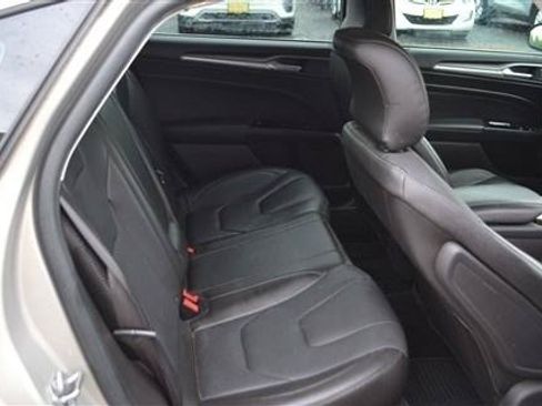 Used 2016 Ford Fusion Titanium FWD image 19