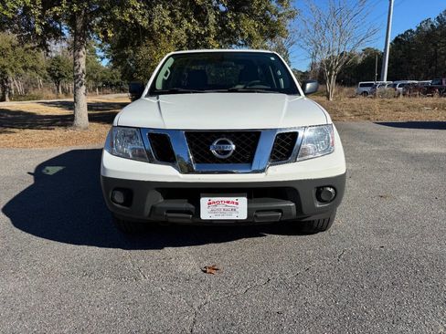 Used 2013 Nissan Frontier S image 25