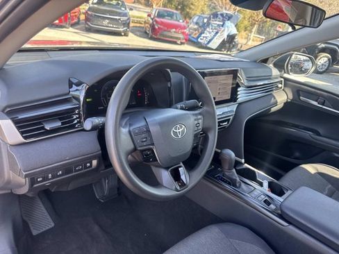 Used 2025 Toyota Camry LE image 10