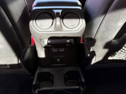 Used 2023 Jeep Gladiator Rubicon w/ Cold Weather Group image 17