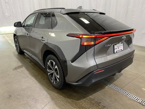 Used 2023 Toyota bZ4X XLE image 6