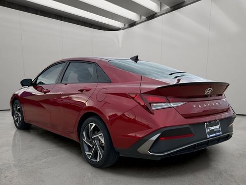 Used 2025 Hyundai Elantra Sport image 3