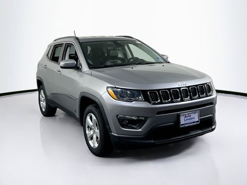 Used 2020 Jeep Compass Latitude w/ Cold Weather Group image 3