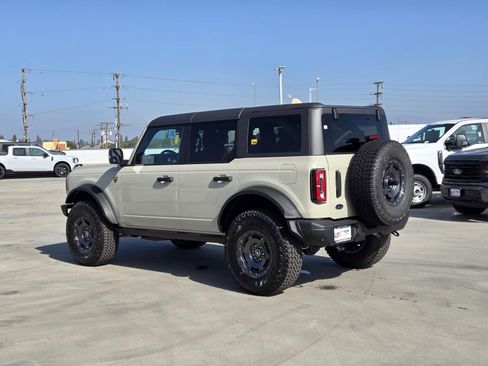 New 2025 Ford Bronco Badlands image 6