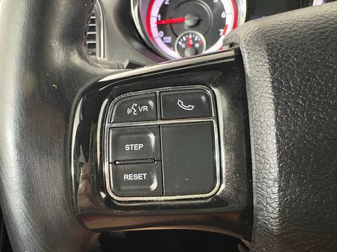 Used 2020 Dodge Grand Caravan SE FWD image 18