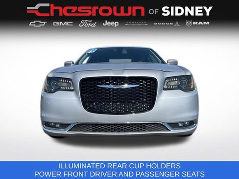 Used 2019 Chrysler 300 Touring L w/ Quick Order Package 22F RWD image 10
