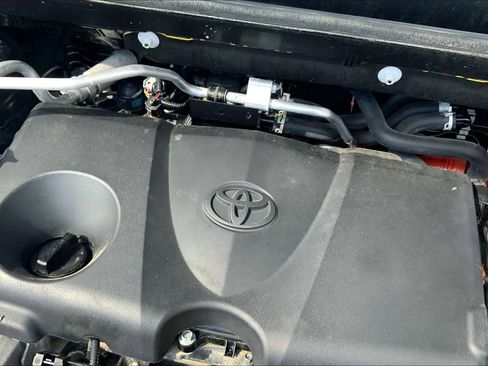 Used 2021 Toyota RAV4 SE AWD/4WD image 31