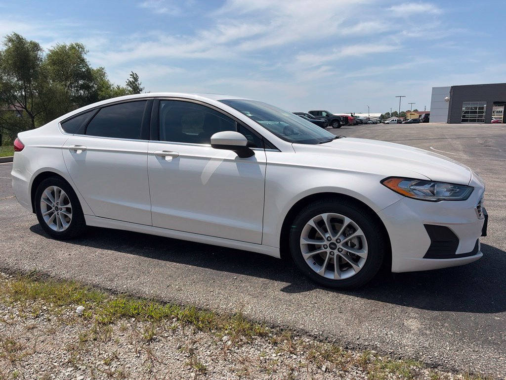 Used 2020 Ford Fusion SE FWD image 3