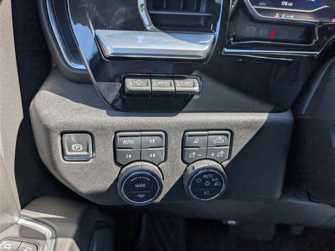 Used 2025 Chevrolet Silverado 1500 LTZ w/ LTZ Premium Package AWD/4WD image 23