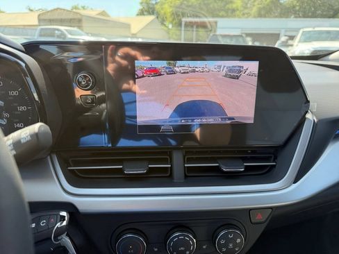 New 2026 Chevrolet Trax LS w/ LS Convenience Package FWD image 16