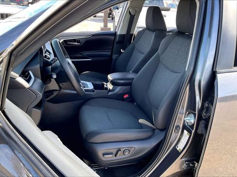 Used 2024 Toyota RAV4 XLE image 7