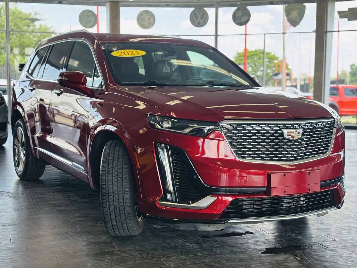 Used 2021 Cadillac XT6 Premium Luxury AWD/4WD image 4